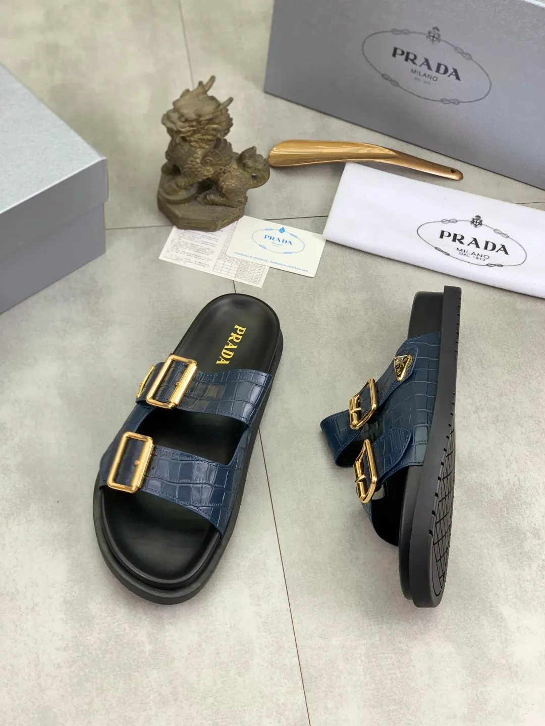 Men's shoes 💰P340💰【New style】🎁🎁🎁 PRADA Prada's new casual slippers, original official website, perfect workmanship, transmitting a kind of noble luxury, sublimating its definition of luxury in Prada's high-end extraordinary craftsmanship. Original combination outsole, code number: 38-44 (45 customized) Multiple colors 🉑️ to choose from